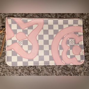 Louis Vuitton tahitienne neverfull Pochette wristlet in like new condition! 🥰